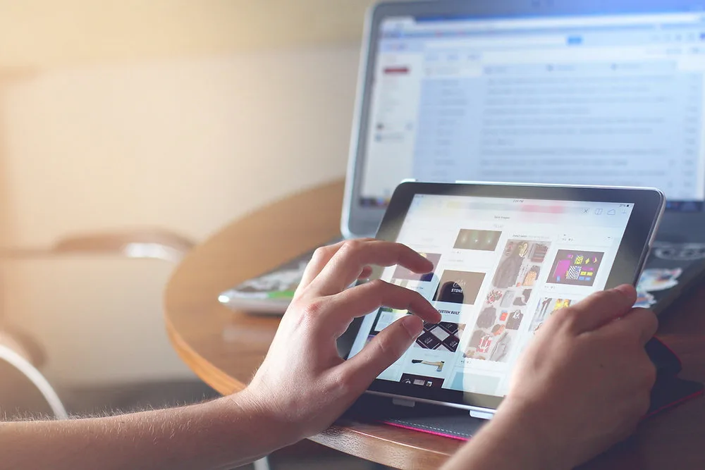 E-Commerce “standard” vs E-Commerce Sentric